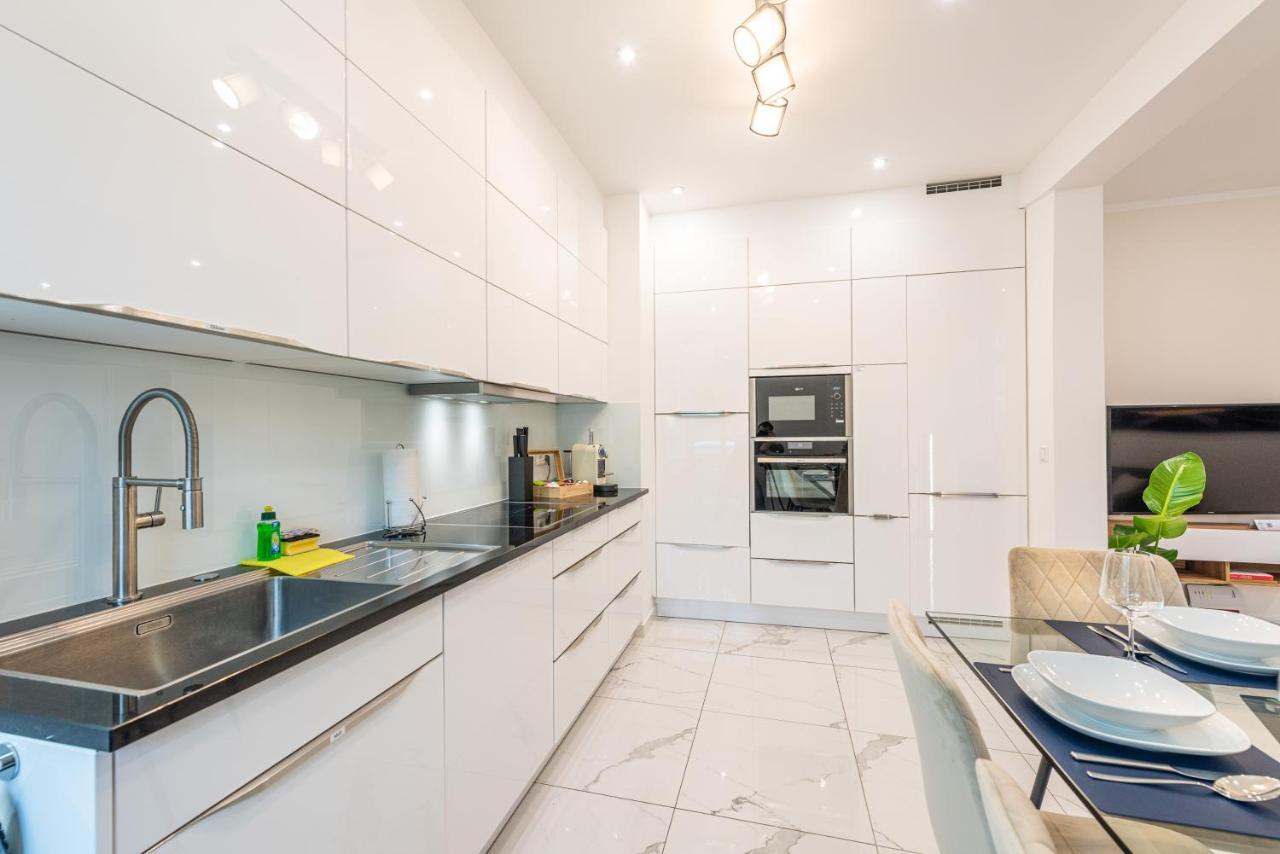 Vivid Luxury Apartment Ludwigsburg - Bluehendes Barock-Forum-Schloss-Modern المظهر الخارجي الصورة